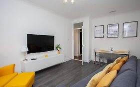Newly Renovated City Apartment