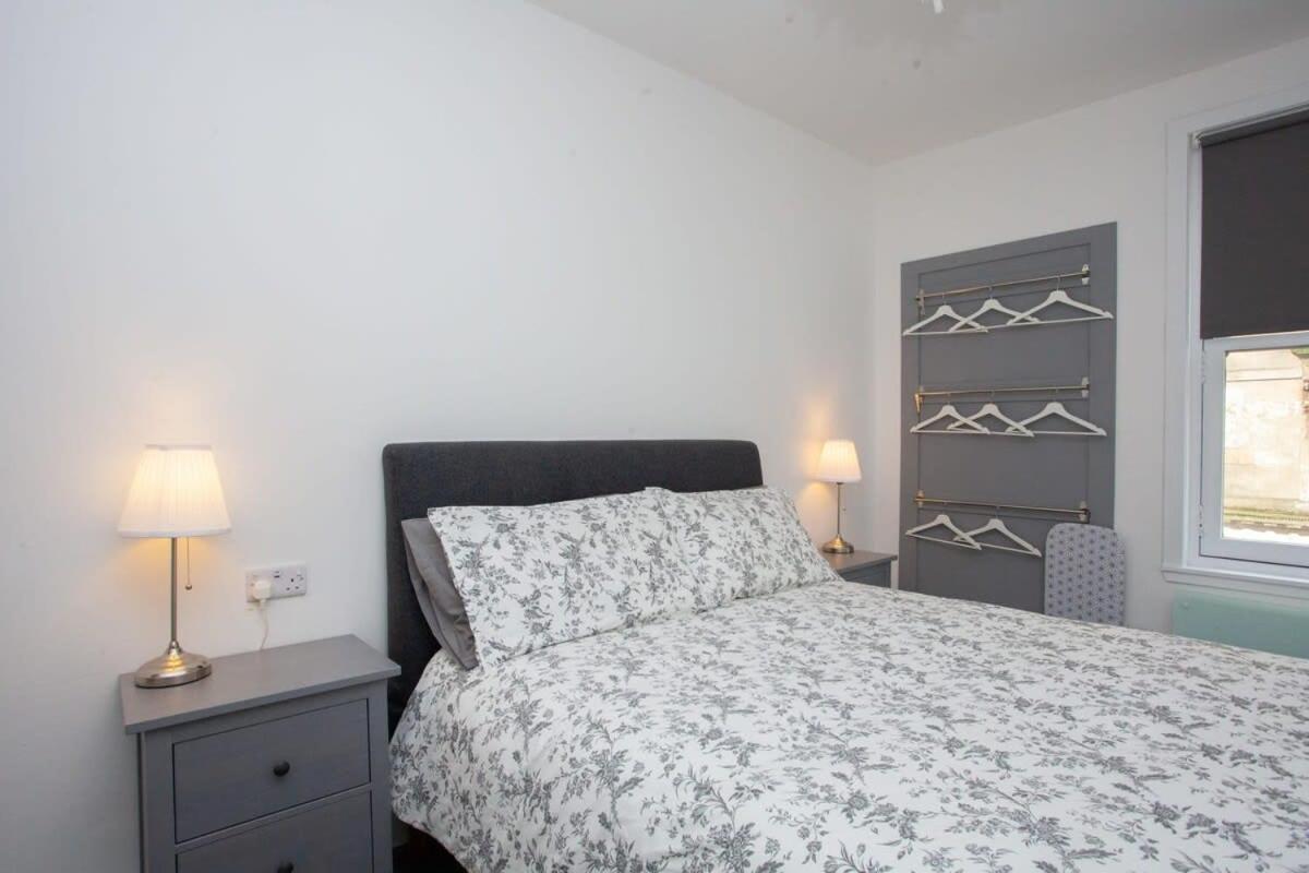 Newly Renovated City Apartment Glasgow Exterior photo