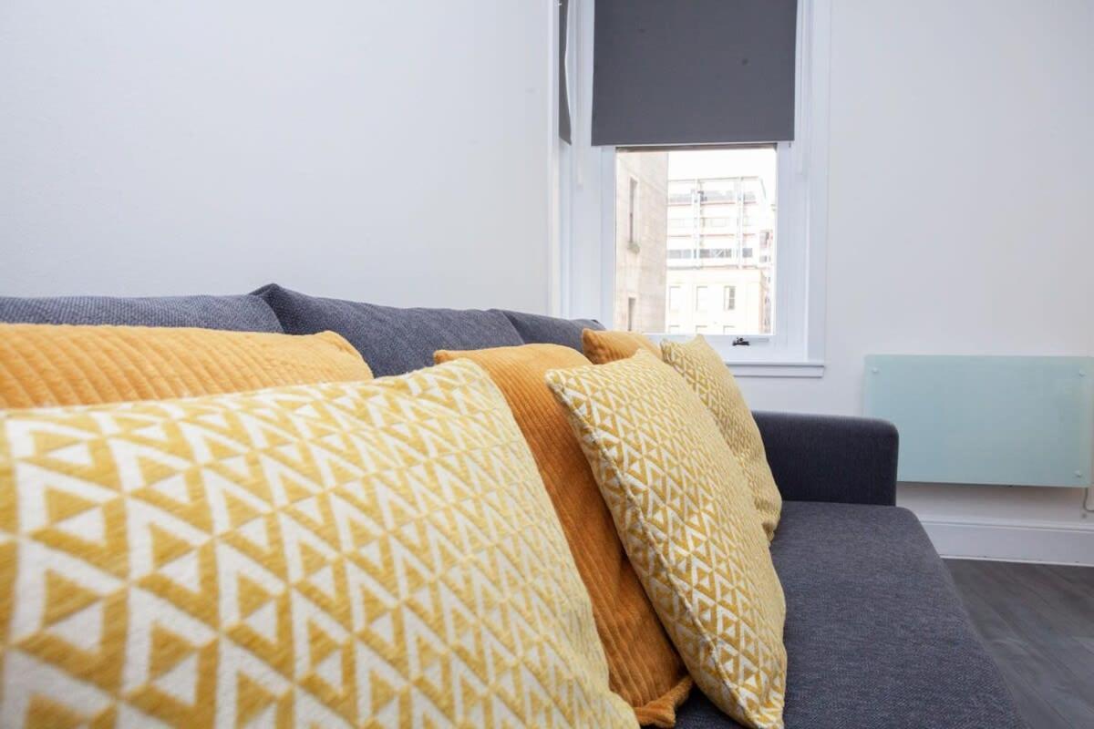 Newly Renovated City Apartment Glasgow Exterior photo