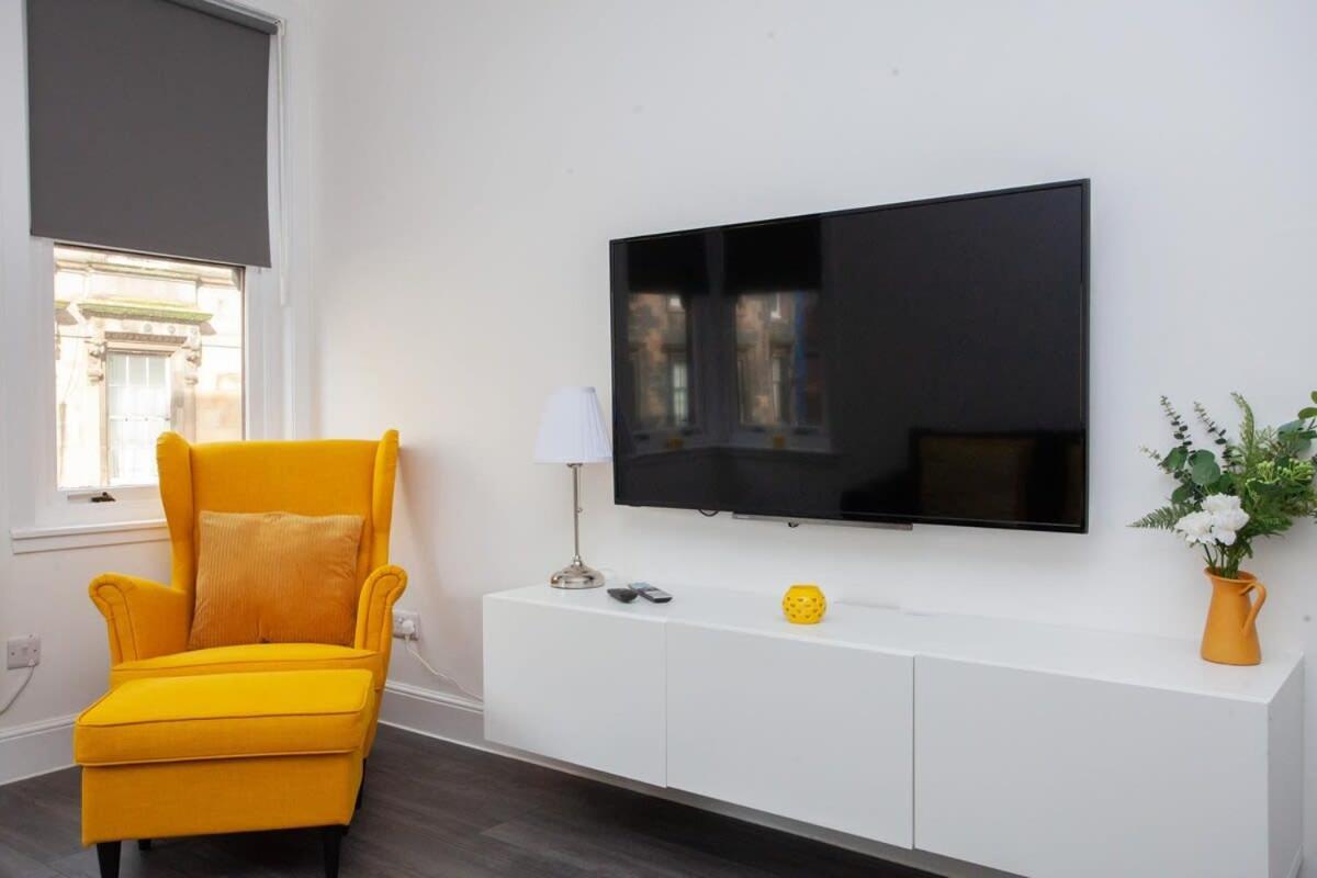 Newly Renovated City Apartment Glasgow Exterior photo
